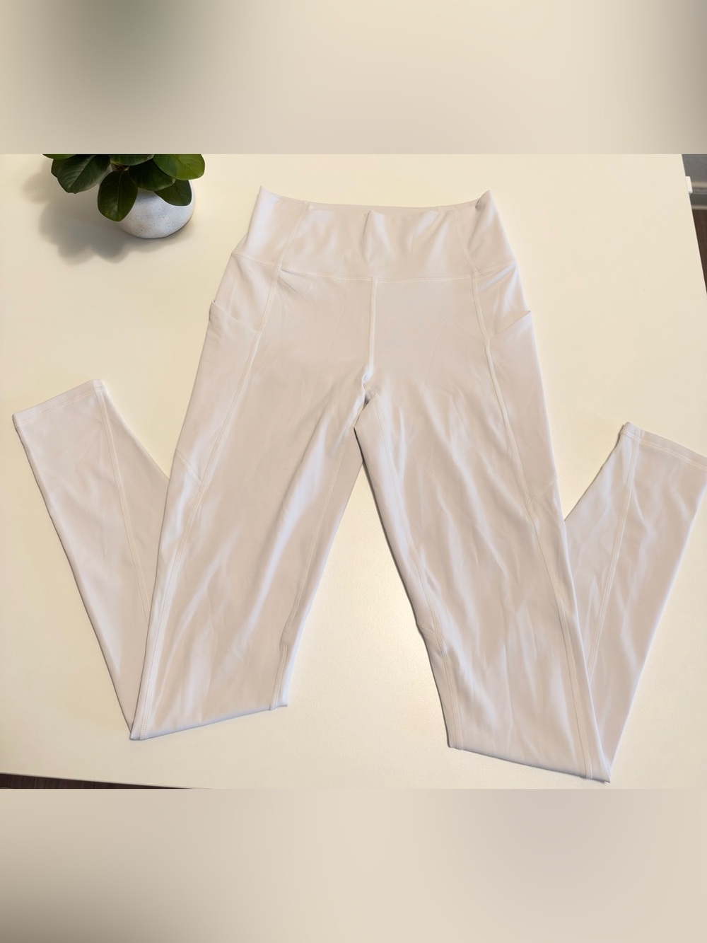 Fabletics PureLuxe NWT The Oasis Leggings High Waisted Pockets Soft White Tall S